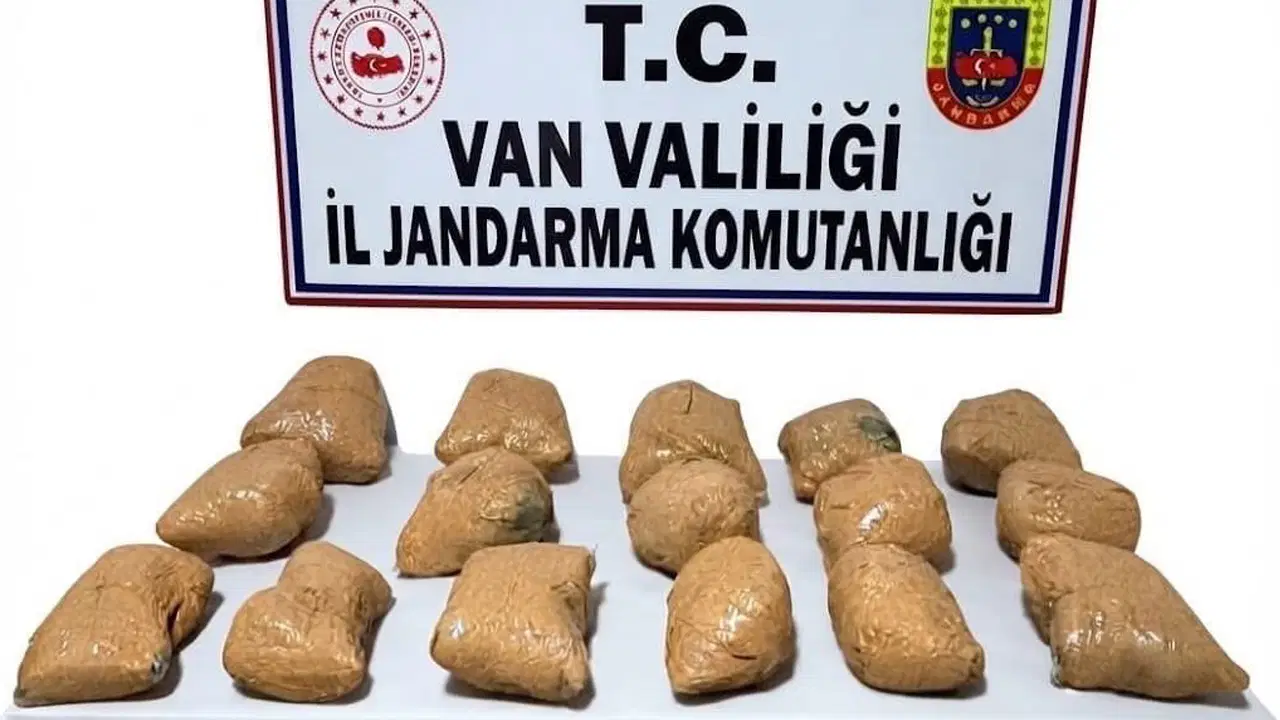 Van'da operasyon: Tam 22 kilo 100 gram 'toz esrar' ele geçirildi!