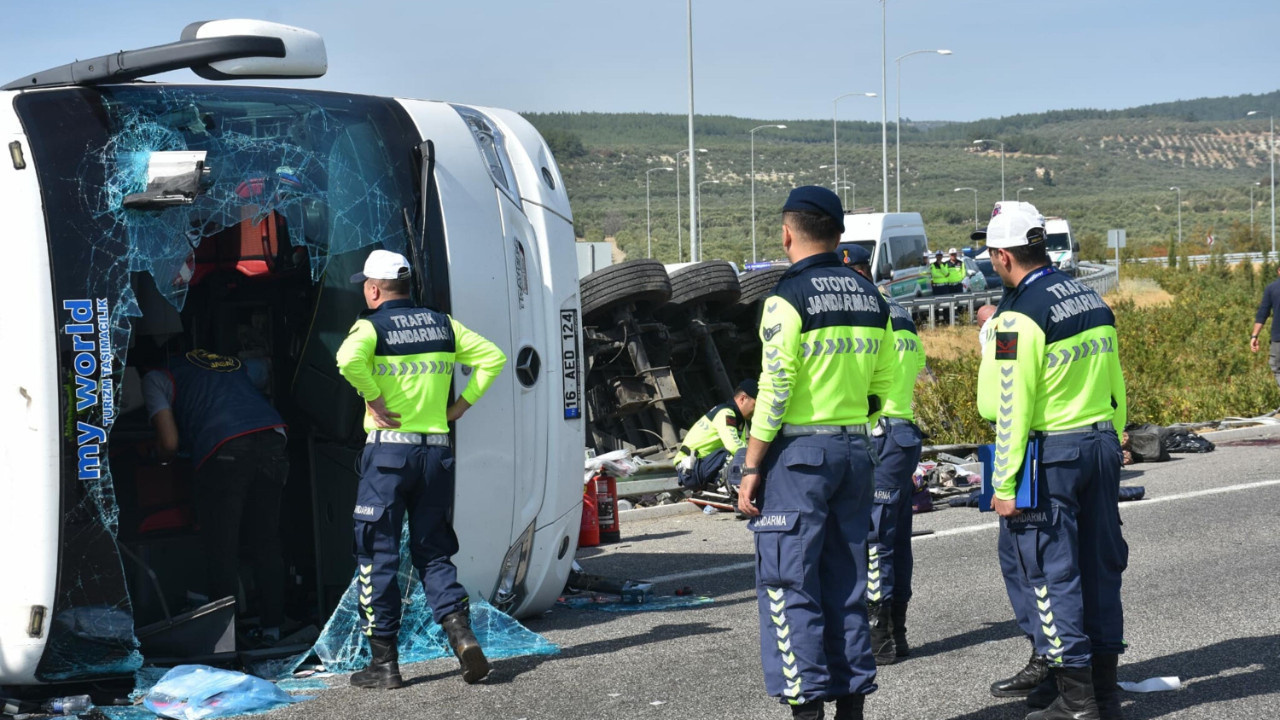 Manisa'da 11 yolcunun hayatını kaybettiği kaza için 3 savcı görevlendirildi