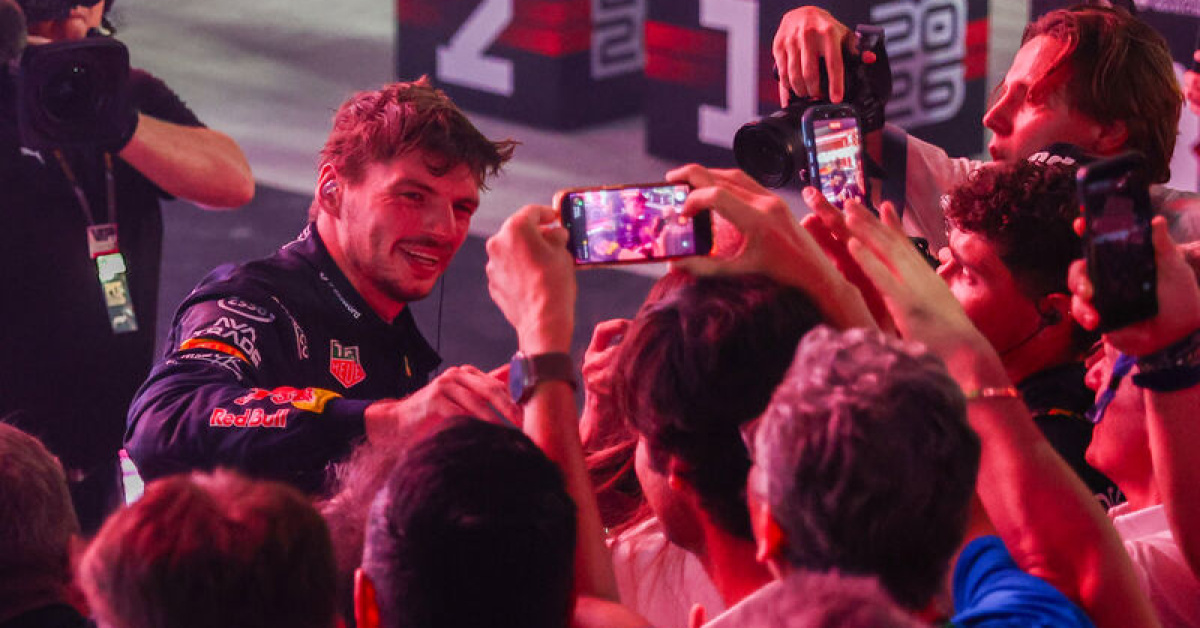 Singapur'da kazanan Verstappen!