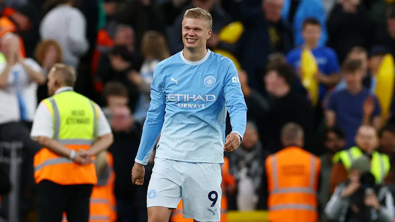 Liverpool 10 kişi kaldı... Dev maçta kazanan Manchester City!