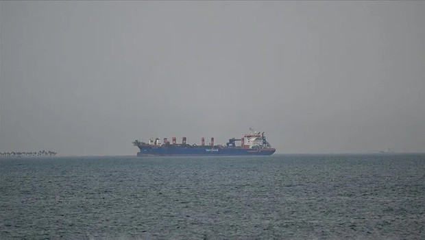 Hürmüz Boğazı'nda ilerleyen tanker mayına çarptı