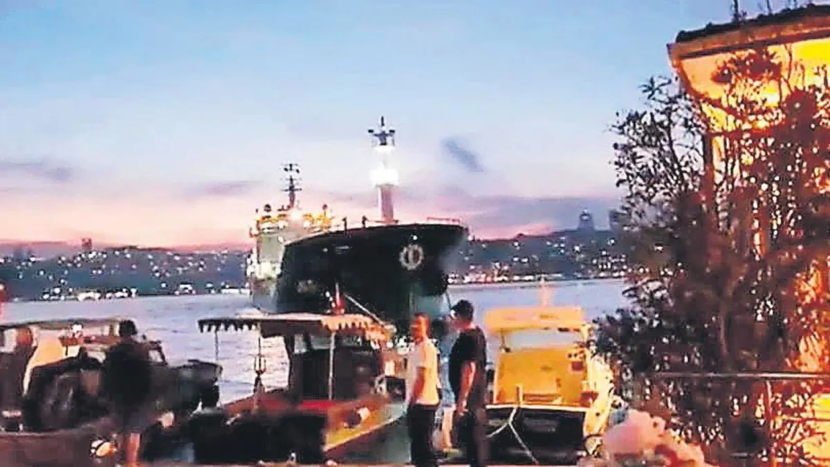 Boğaz’da arızalı tanker alarmı
