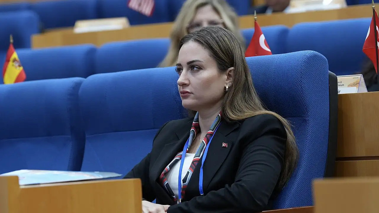 Antalya AKP'ye mi geçecek? Belediye yönetimde kritik değişiklikler...