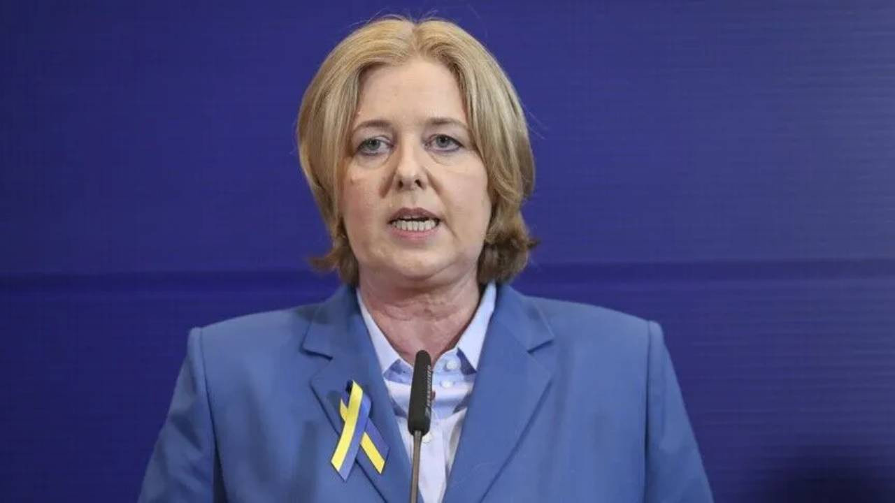 Almanya’da gündem yaratan istifa! Hem bakanlığı hem parti yönetimini bırakıyor