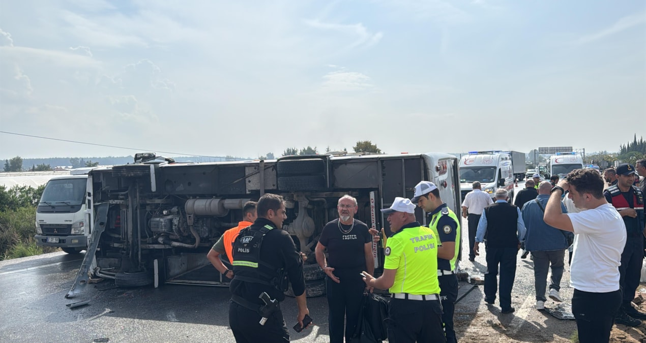 Son dakika... Antalya-Isparta karayolunda otobüs devrildi: Yaralılar var