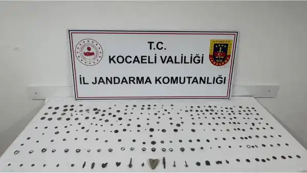 Otomobilde 271 tarihi eser ele geçirildi: 1 gözaltı