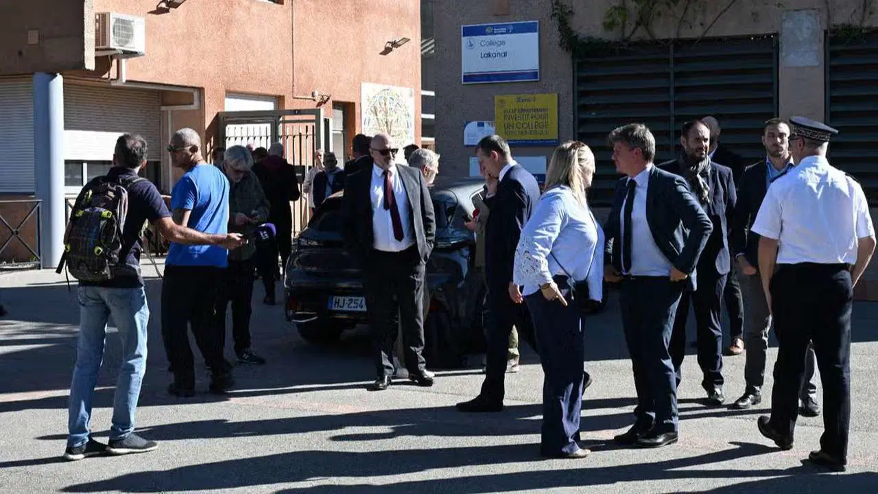 Fransa'da okulda silahlı saldırı: 14 yaşındaki öğrenci müdür ve öğretmeni vurdu