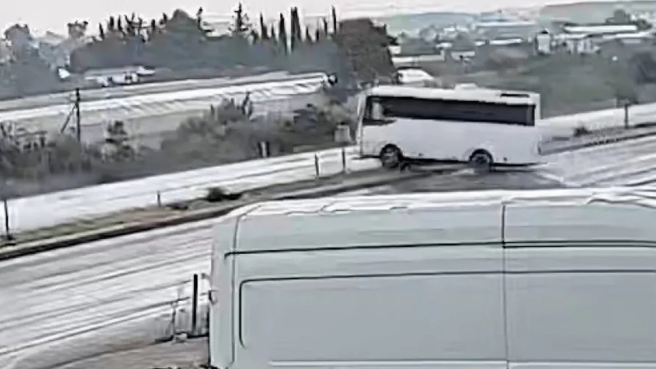 Antalya'daki can pazarının görüntüleri ortaya çıktı! Midibüs böyle devrildi