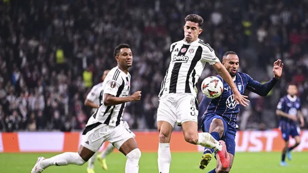 Beşiktaş'ın eski yıldızından olay sözler: Yönetimi hedef aldı
