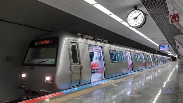 Galatasaray-Barcelona maçı öncesi İstanbul’da metro seferleri uzatıldı