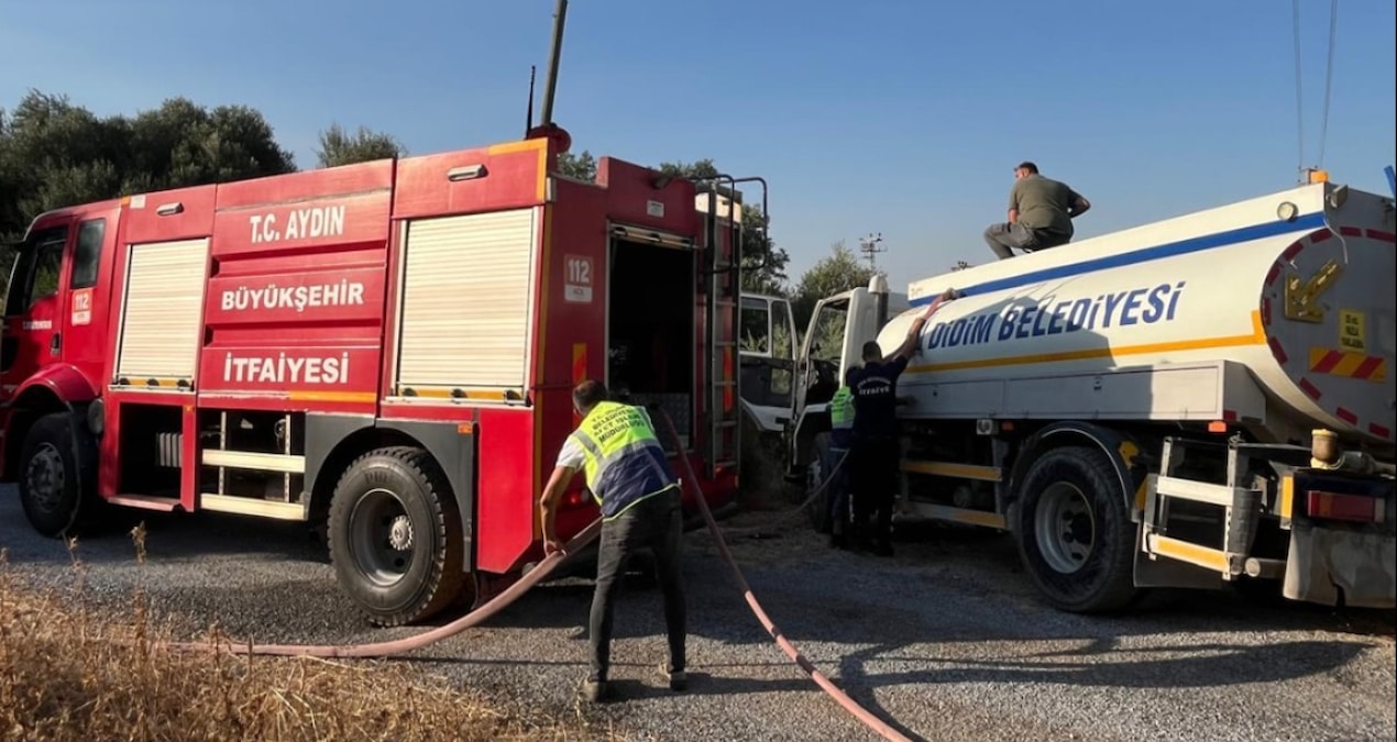 Yangın söndüren muhalife su cezası