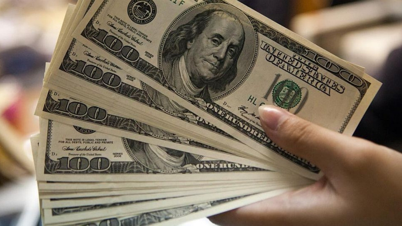 Dövizde hareketli saatler: Dolar yukarı yönlü seyrini koruyor, euro ve sterlin toparlanıyor