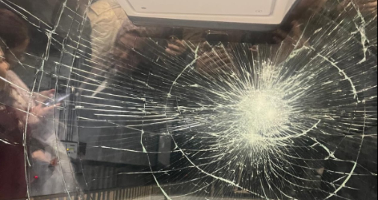 İstanbul'da metroda kablolar patladı, seferler durduruldu