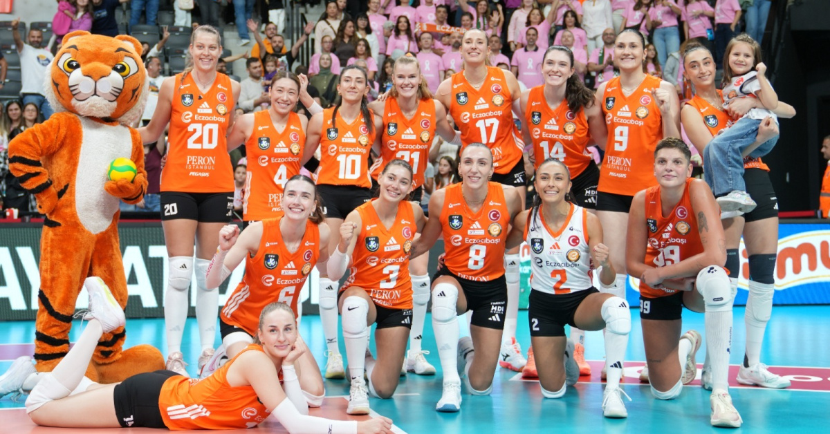 Memorial ve Eczacıbaşı Spor Kulübü, meme kanseri farkındalığını fileye taşıdı