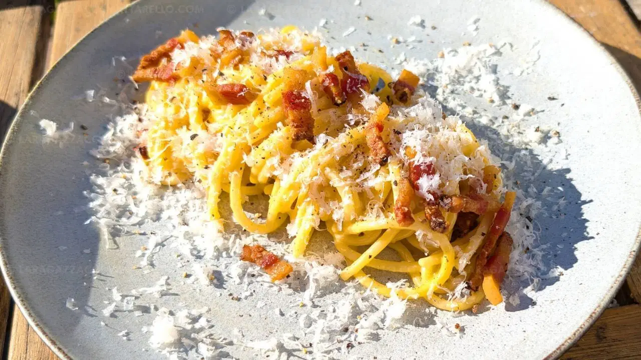 İtalyan mutfağının vazgeçilmez lezzeti: Carbonara tarifi