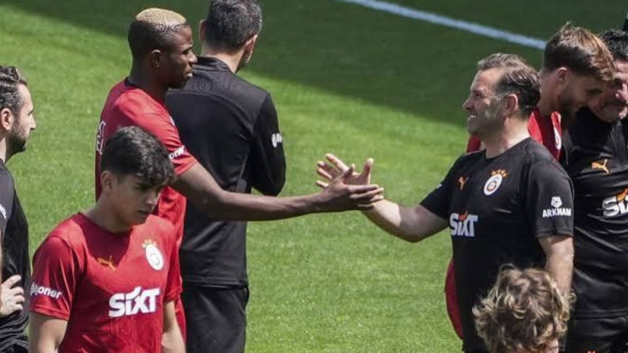 Barcelona maçına saatler kala Galatasaray’da sürpriz: Okan Buruk Osimhen kararını değiştirdi