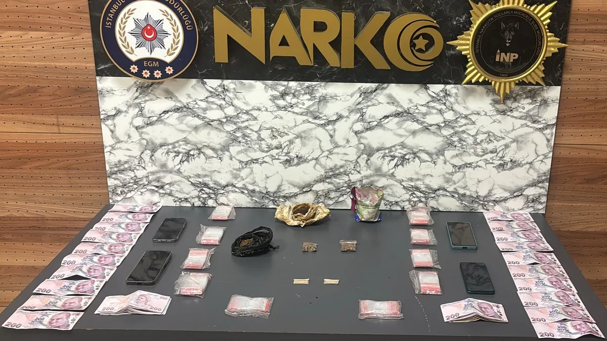 Esenyurt'ta uyuşturucu taciri ninelere operasyon: Suçüstü yakalandılar