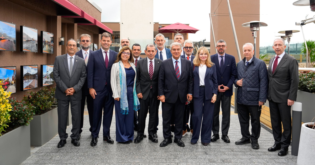 G.Saray'dan Barcelona'ya dostluk yemeği!