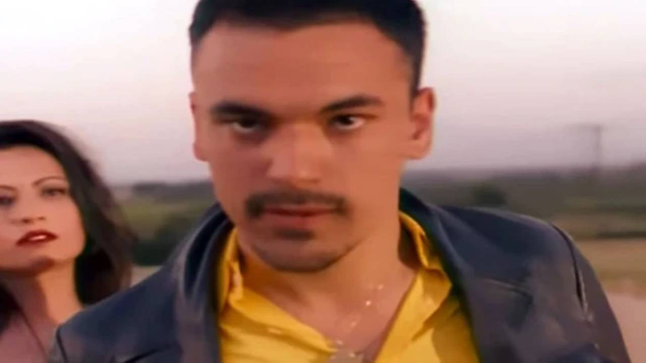 18 yaşında asistan olarak gitti oyuncu gerçekleşti