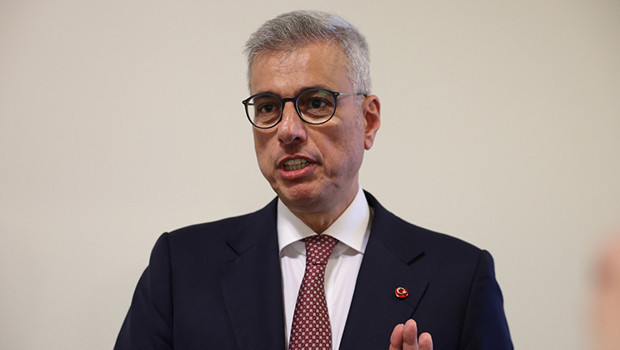 Sigaraya başlama yaşı düştü! Gençlere yönelik son önlem sinyali