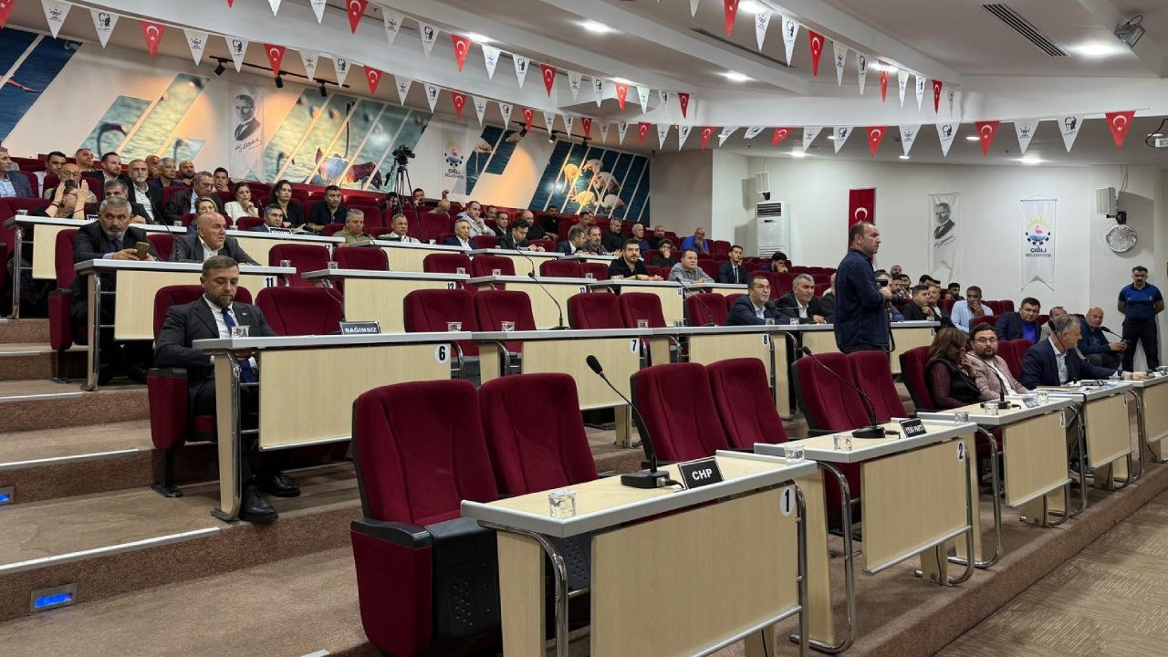 Başkan AKP’ye geçmişti: 1 üye eksik kaldı, Meclis toplanamadı!