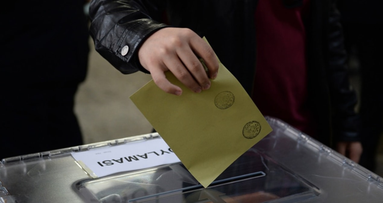 Kriz seçimi erteleyebilir