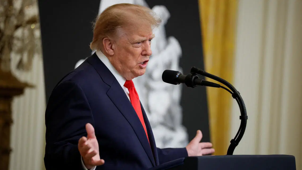 Trump'tan İran'a saldırı sinyali: Onlara günlerini göstereceğiz