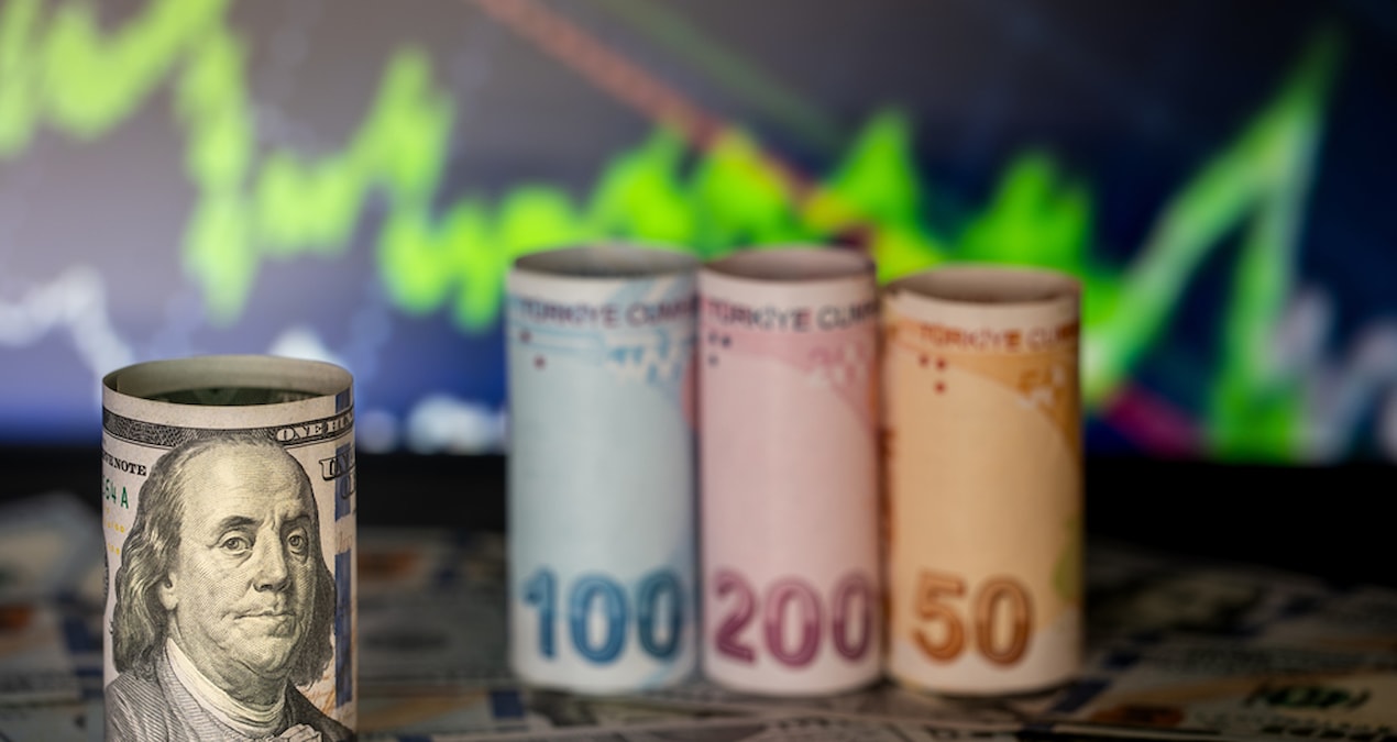 Dolar dünyada sert düştü: Türkiye'de rekor kırdı