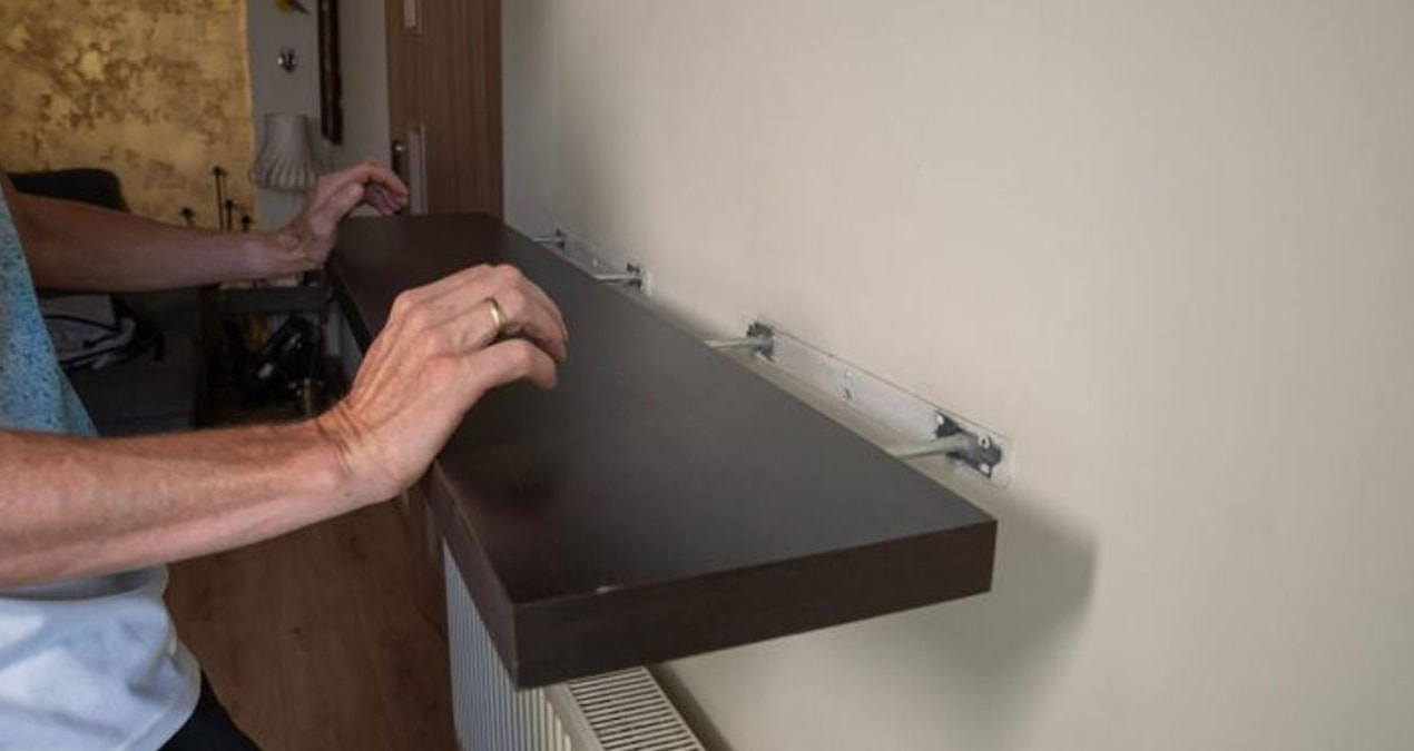 Kalorifer peteklerinin üzerine raf koymaya başladılar