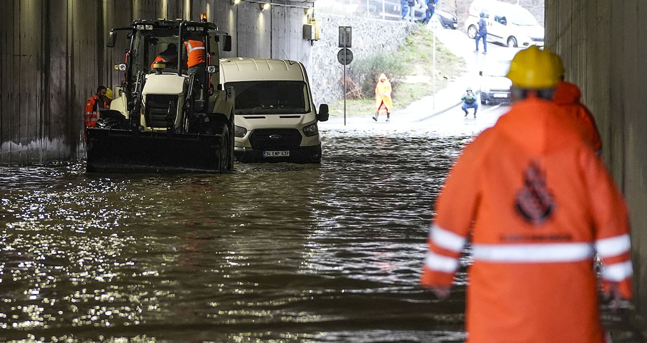 İş çıkışı dikkat! İstanbullulara saat verildi... Fırtına Anadolu Yakası'na geliyor