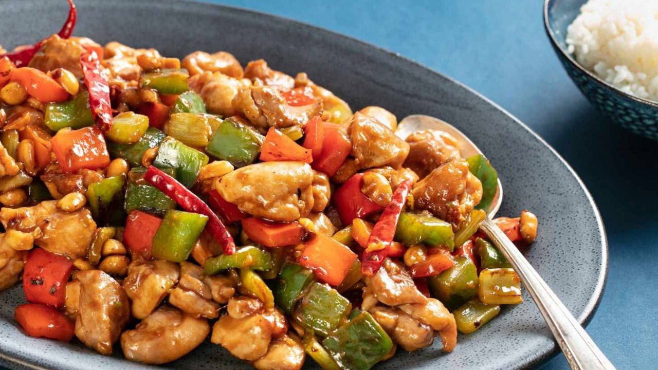 Çin gastronomisinin acı tatlı karışımı: Kung Pao Tavuk