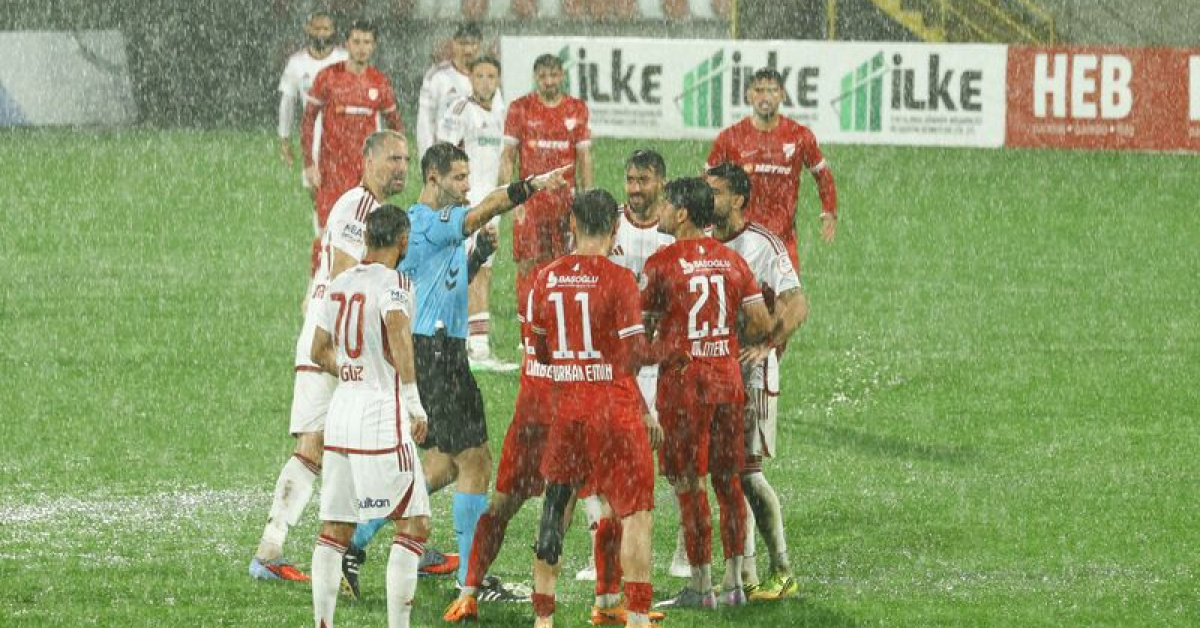 Ümraniyespor-Boluspor maçına yağmur engeli!