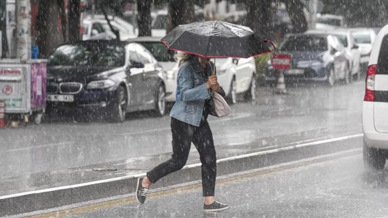 İstanbul’da yağış mesaisi: Sosyal tesisler sabaha kadar açık kalacak