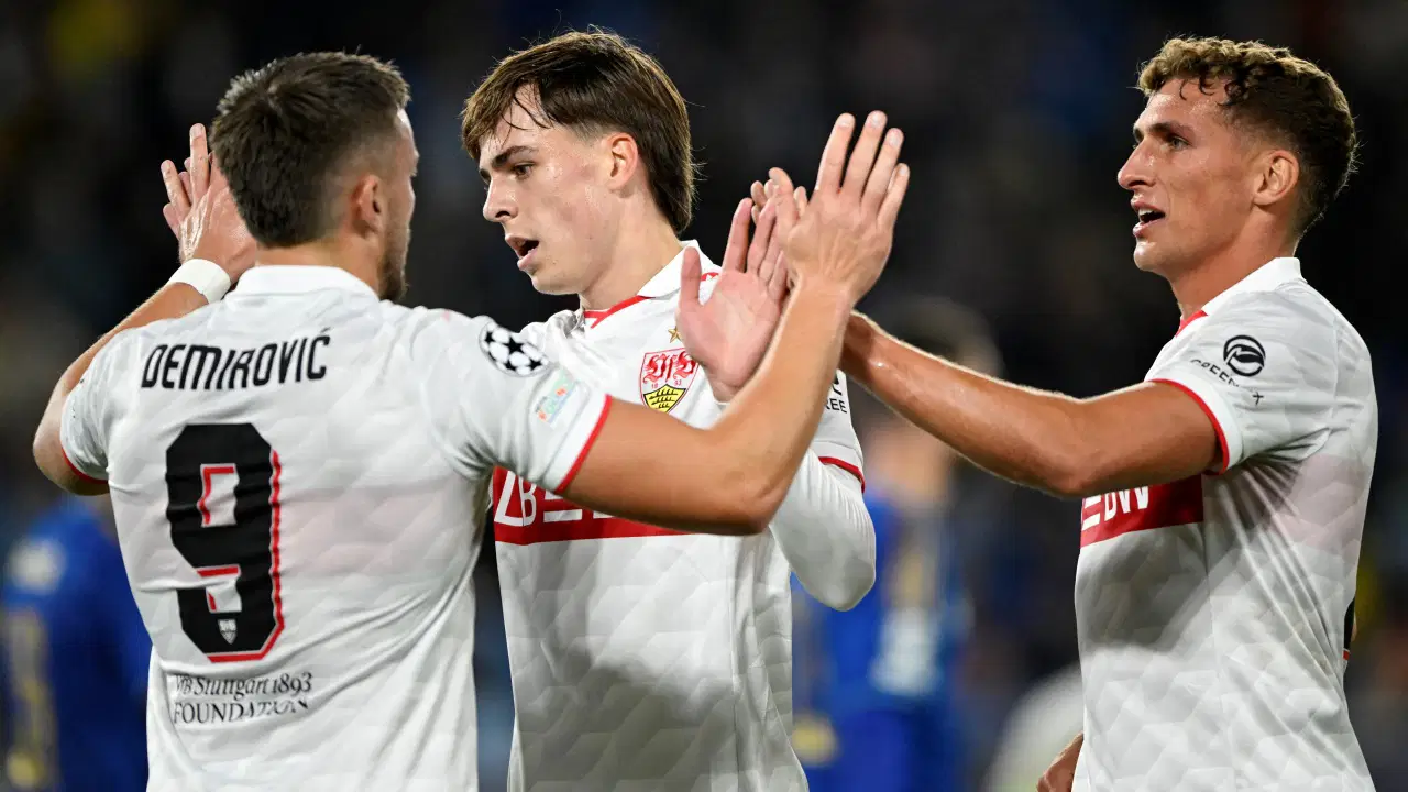Stuttgart deplasmanda üç puanı 3 golle aldı!
