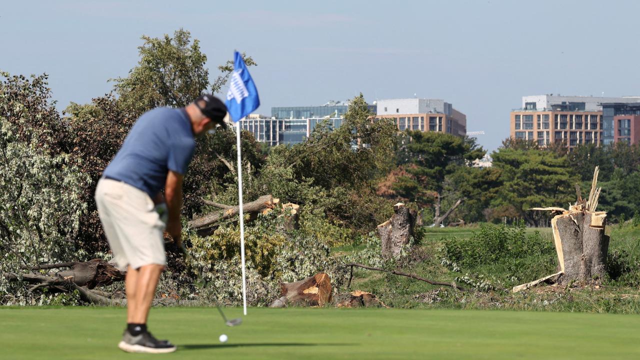 ABD Yargıcı, Trump'un Washington Golf Sahasındaki Ağaç Kesimini Mahkeme Kararıyla Durdurdu