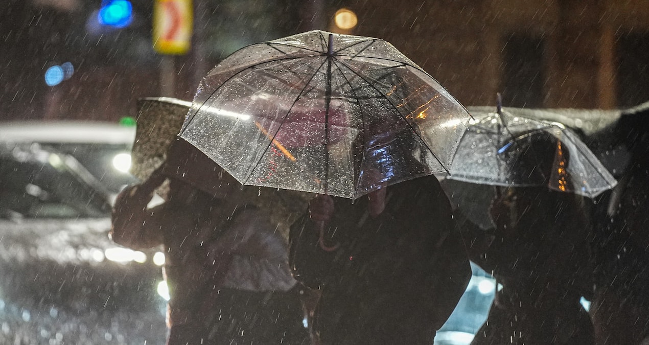 İstanbul'da sel alarmı: Anadolu Yakası için saat verildi