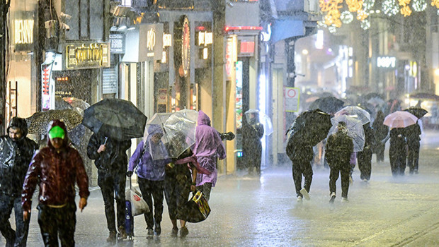 İstanbul dahil 6 ilde şiddetli yağış nedeniyle eğitime 1 gün ara
