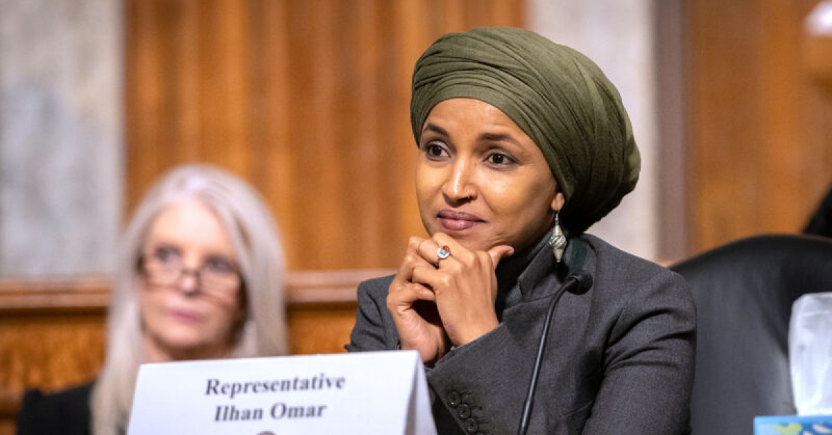 Trump, Omar'ı vatandaşlıktan atmak istiyor