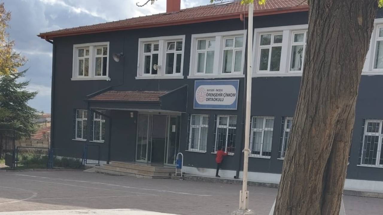Kayseri'de okulda endişelendiren olay: 12 öğrenci hastaneye kaldırıldı