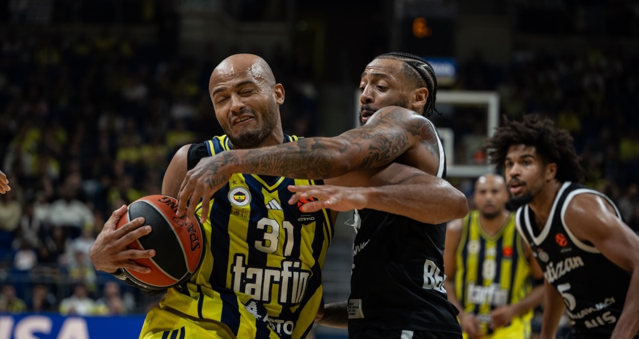 Fenerbahçe çift maç haftasında hata yapmadı