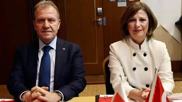 Vahap Seçer'den Ayşe Ünlüce'ye Tebrik: "Demokrasiyi Sav