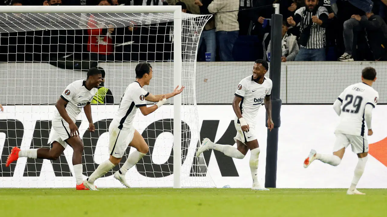 Beşiktaş'tan gece yarısı dikkat çeken yanıt: 'Olur öyle...'