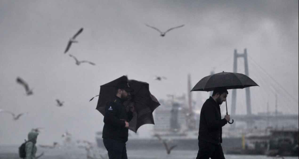 İstanbul'a hafta sonu alarmı: Yarın için saat verildi! Harita kırmızıya dönecek