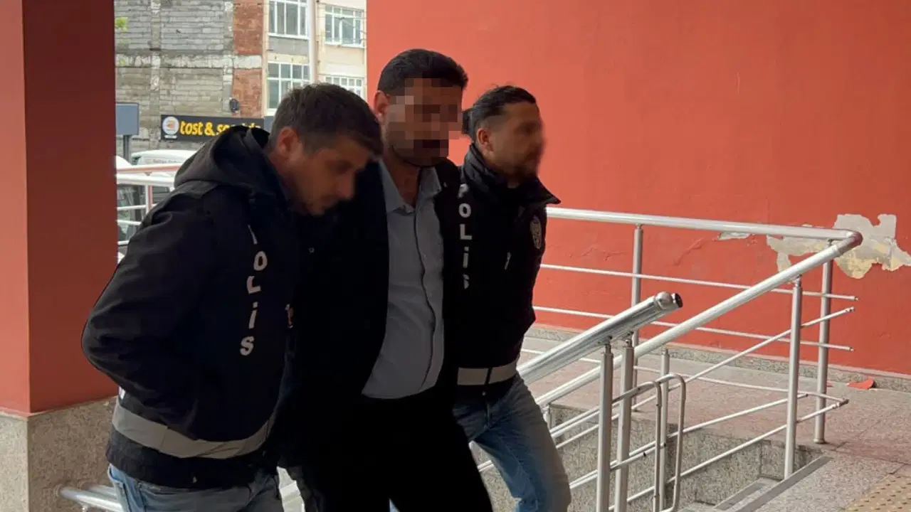 Atatürk’e hakaret ettiği suçlamasıyla gözaltına alındı