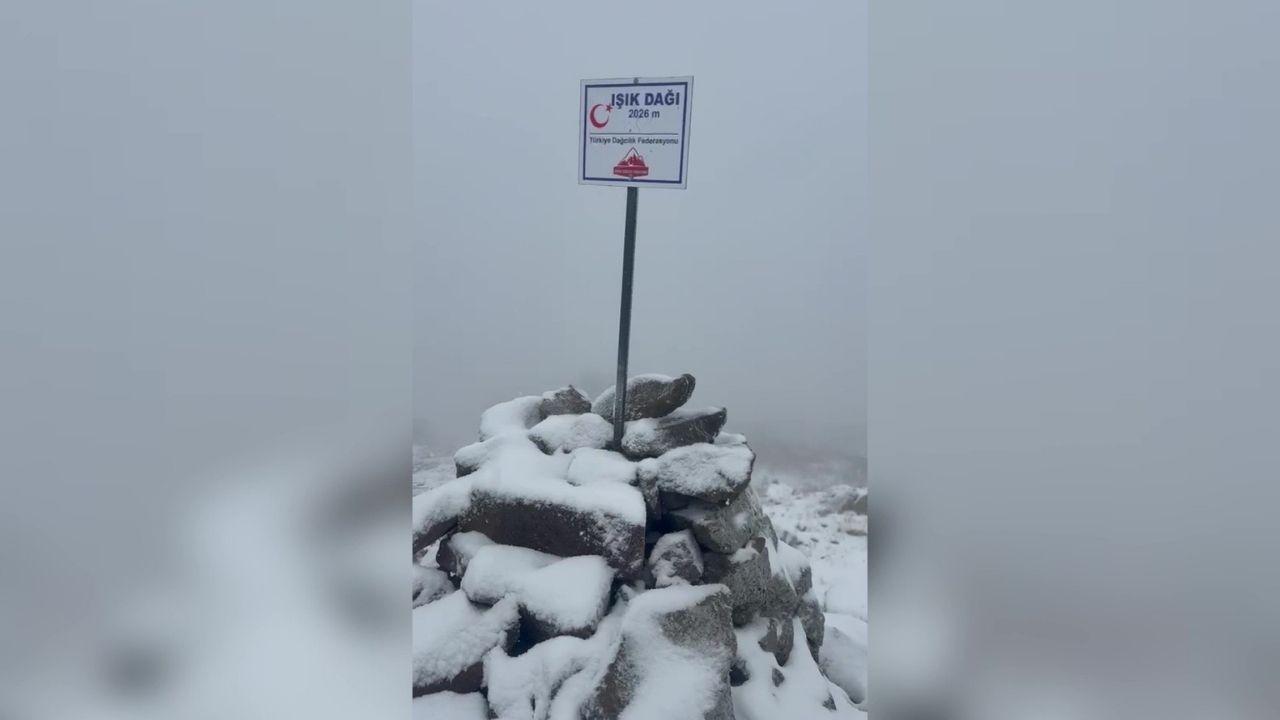 Ankara'da mevsimin ilk karı Işık Dağı'na yağdı