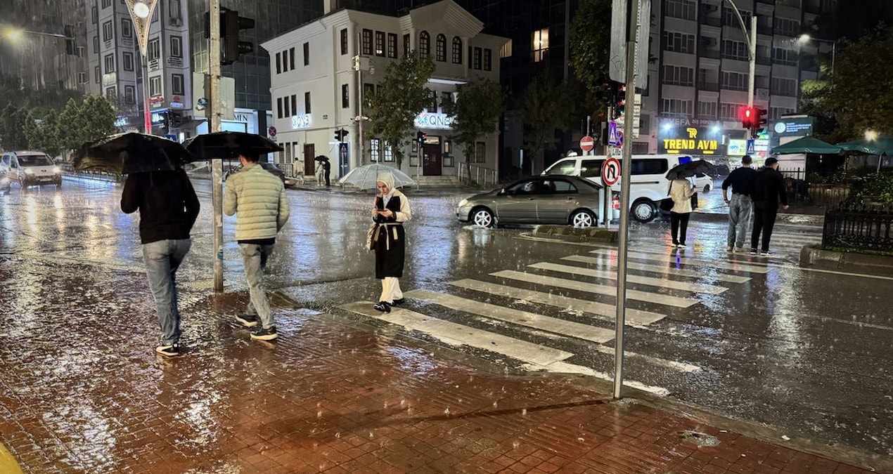 İçişleri'nden sağanak ve fırtına uyarısı: İstanbul'da şiddetli yağış bekleniyor