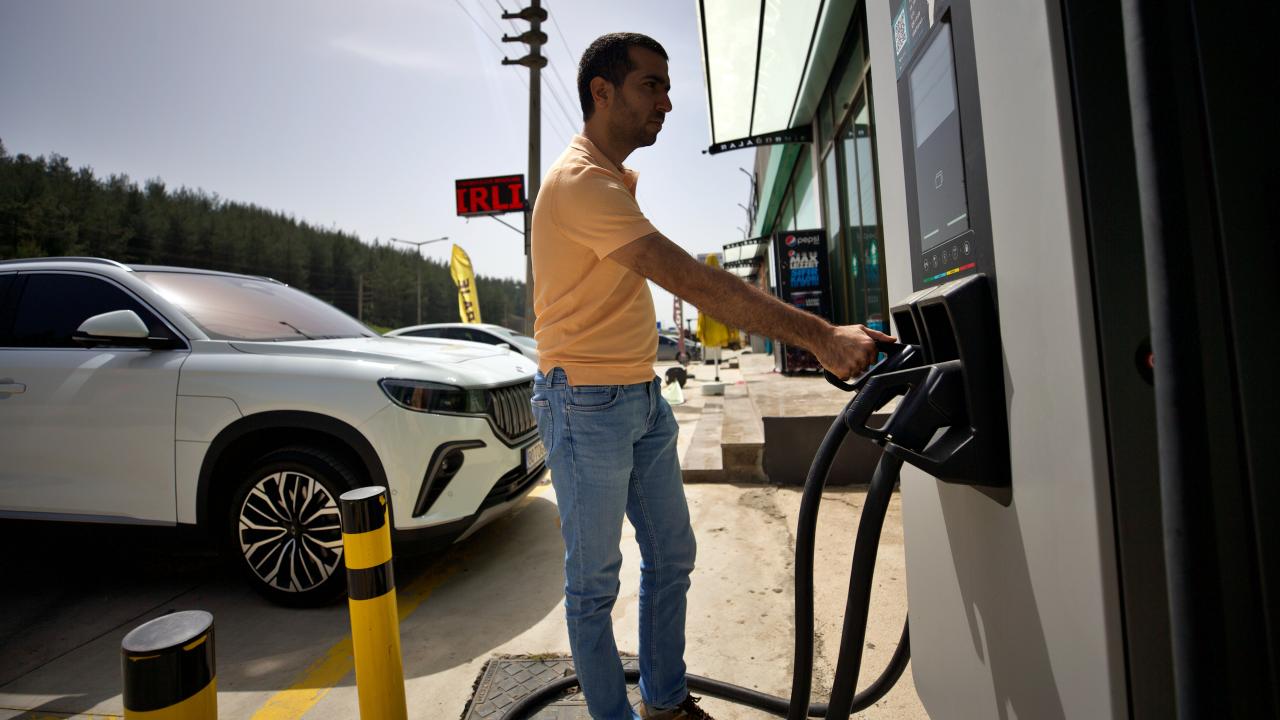 Elektrikli araçlara eylülde 3,1 milyon şarj işlemi gerçekleştirildi