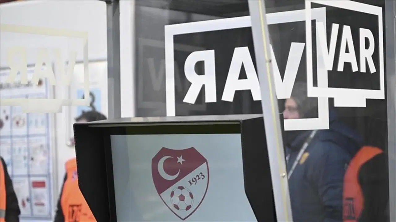 Galatasaray ve Fenerbahçe maçlarının VAR hakemleri açıklandı