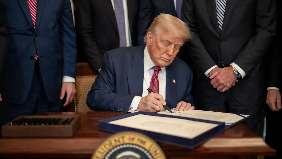 Trump kararnameyi imzaladı: Rusya'ya yönelik son yaptırımlar askıya alınacak
