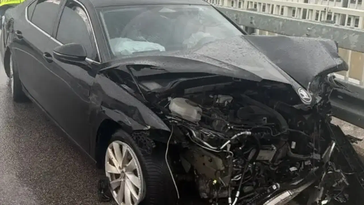 Koçarlı Belediye Başkanı ölümden döndü: Makam aracı hurdaya döndü